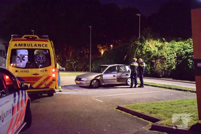Bestuurder gewond na aanrijding; dader gevlucht