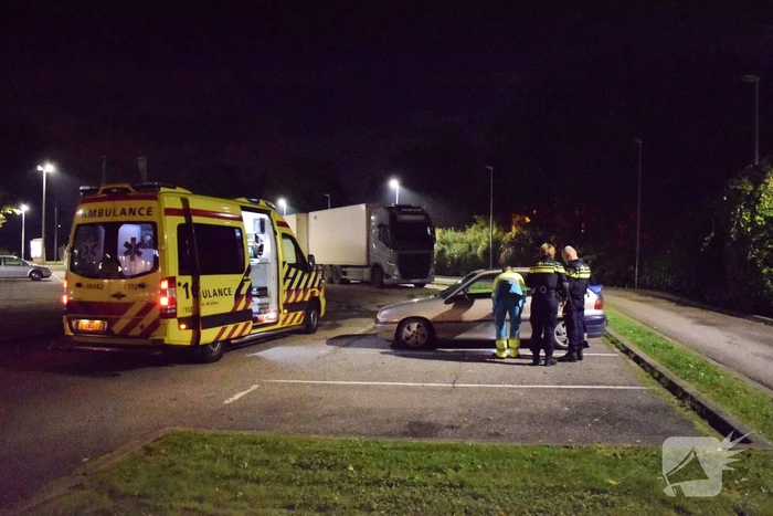 Bestuurder gewond na aanrijding; dader gevlucht