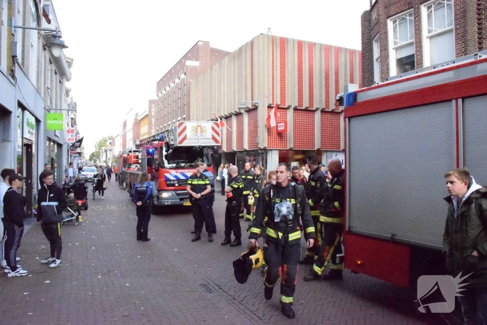 Brandlucht door smeulende transformator Manfield schoenenwinkel