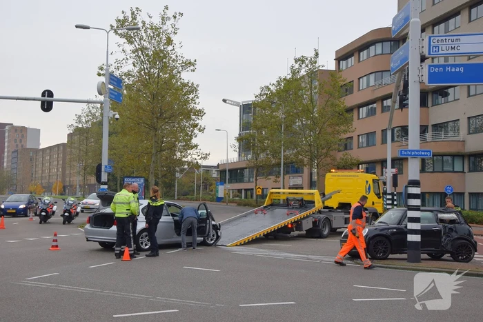 Flinke schade na botsing tussen twee personenautos