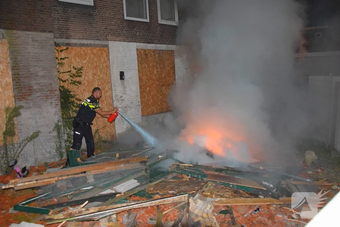 Brand in puinhoop op bouwplaats