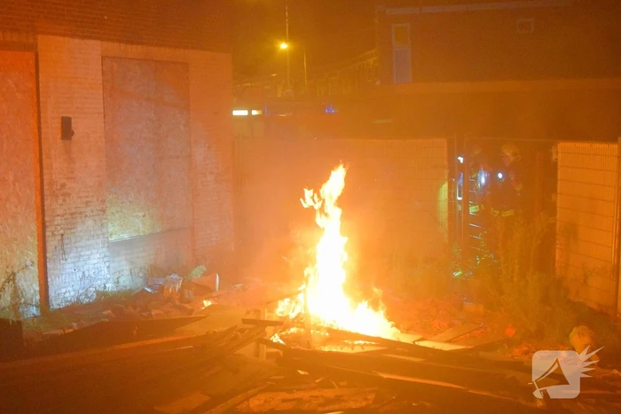 Brand in puinhoop op bouwplaats