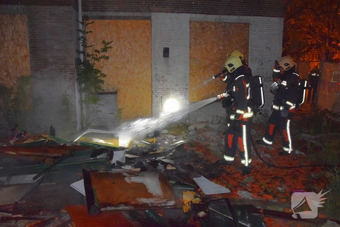 Brand in puinhoop op bouwplaats
