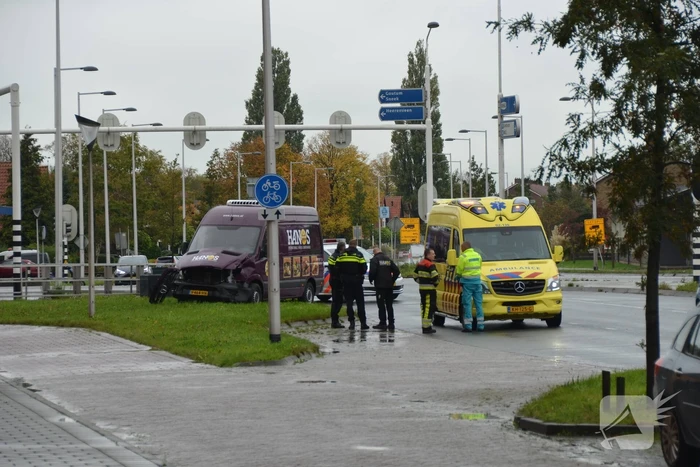 Brandweerwagen onderweg naar melding betrokken bij ongeval