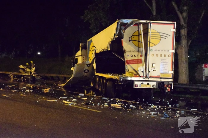 Zeer ernstig ongeval tussen twee vrachtwagens op snelweg