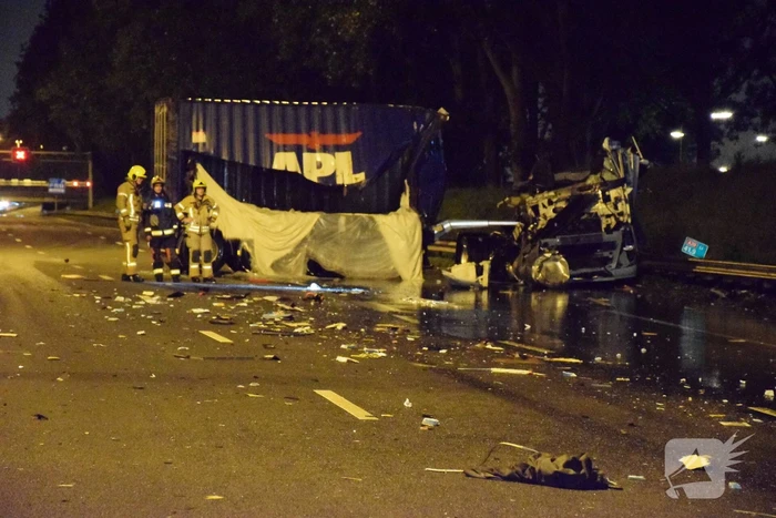 Zeer ernstig ongeval tussen twee vrachtwagens op snelweg