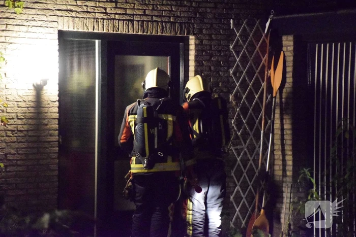 Brandweer enige tijd bezig met gaslucht