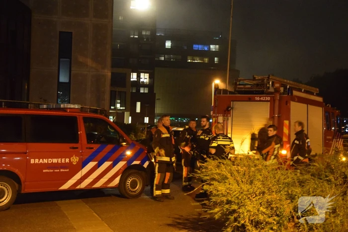 Bewoners ruiken gaslucht, brandweer doet onderzoek