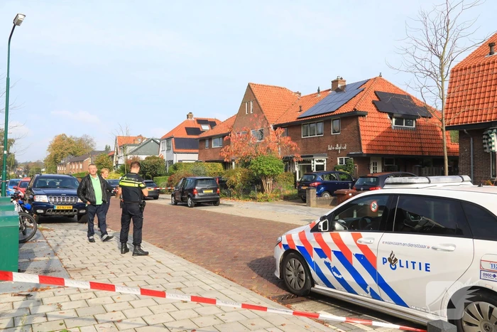 Man op speed-pedelec zwaargewond na botsing tegen autoportier