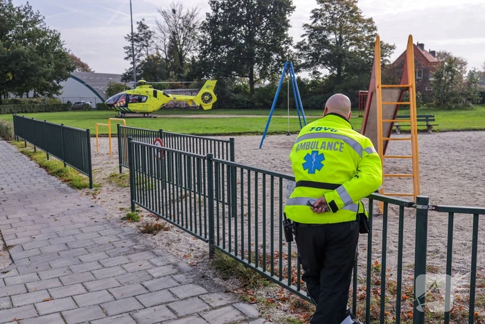 Man op speed-pedelec zwaargewond na botsing tegen autoportier