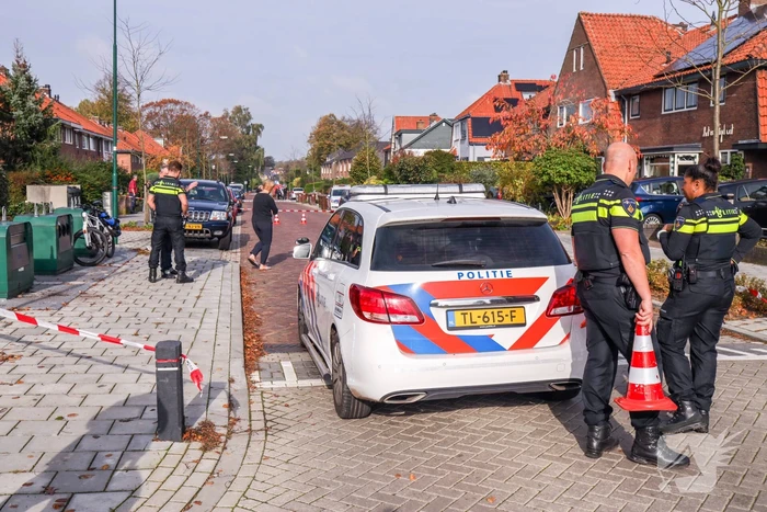 Man op speed-pedelec zwaargewond na botsing tegen autoportier