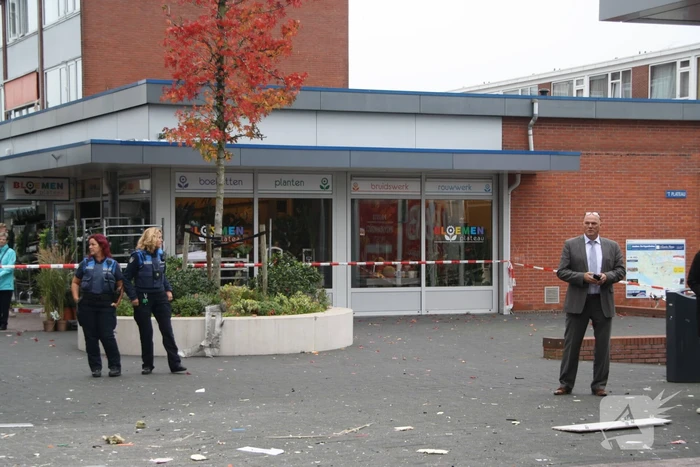 Enorme ravage bij daglicht plofkraak ING-bank