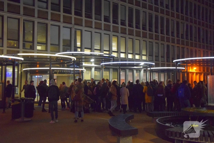 Universiteit Leiden compleet ontruimd na brandlucht