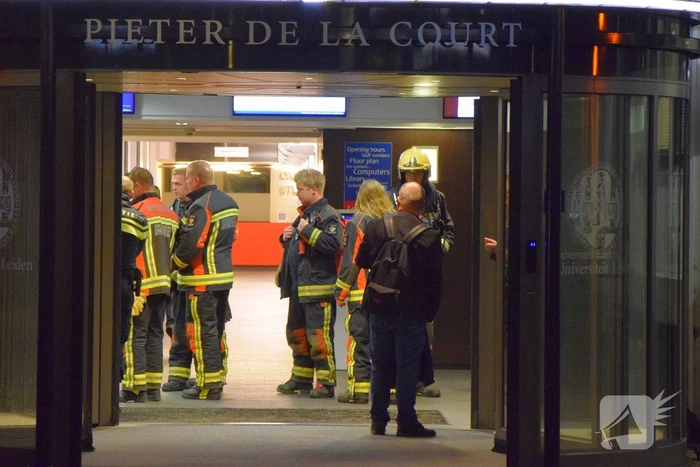 Universiteit Leiden compleet ontruimd na brandlucht