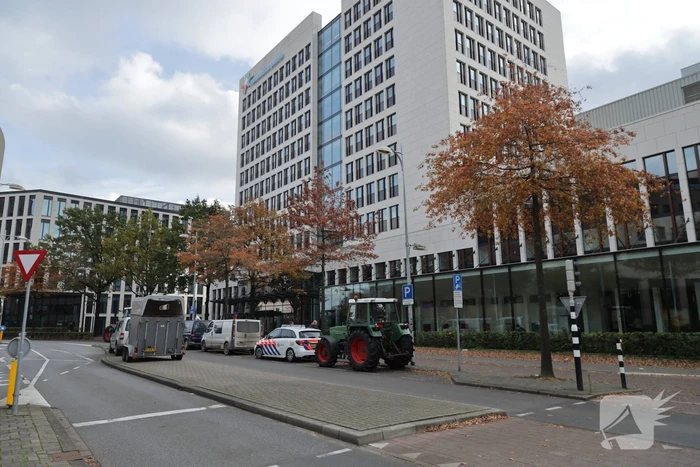 Ingang Friesland Campina door boeren geblokkeerd