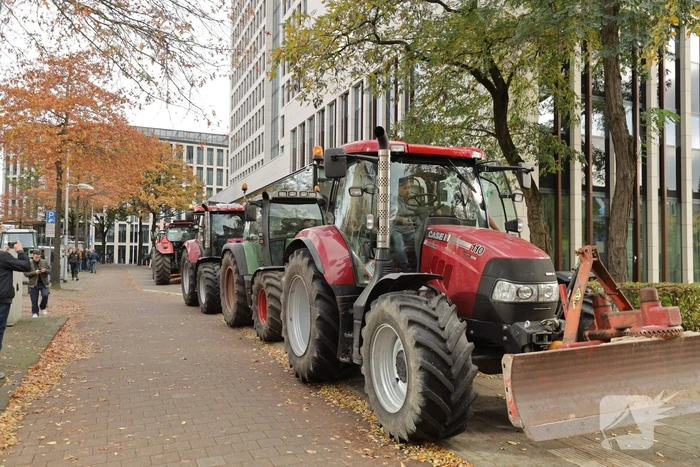 Ingang Friesland Campina door boeren geblokkeerd