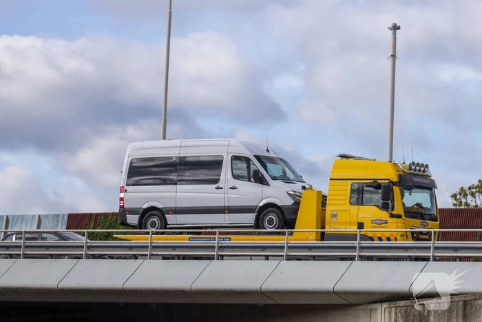 Rijbaan afgesloten na ongeval A28