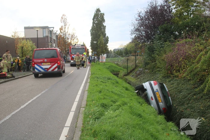 Auto in de sloot na onwelwording