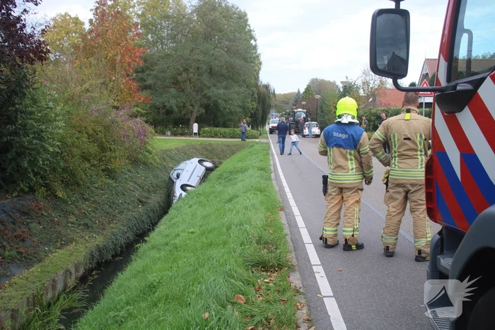 Auto in de sloot na onwelwording