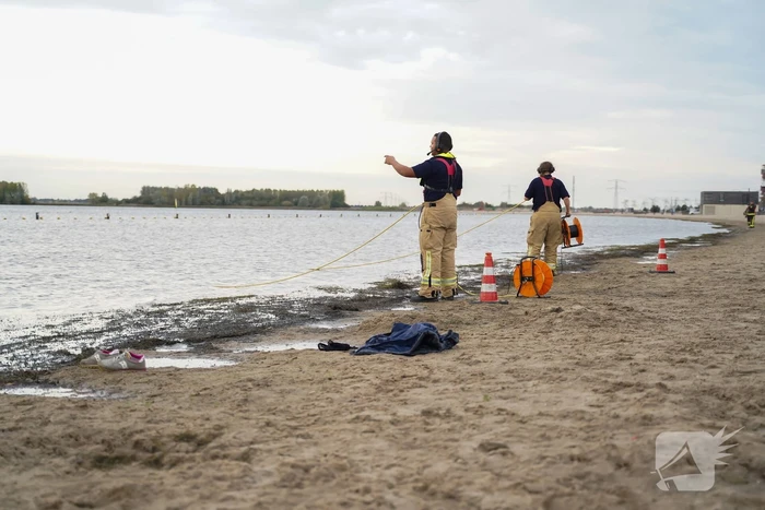 Grote zoekactie in Zevenhuizerplas naar vermiste snorkelaar