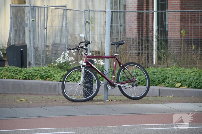 Fietser zwaargewond na aanrijding met auto