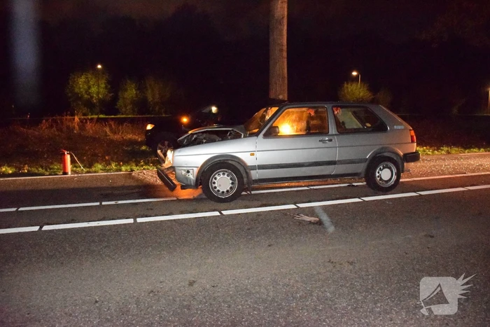 Flinke schade na botsing tussen twee auto's