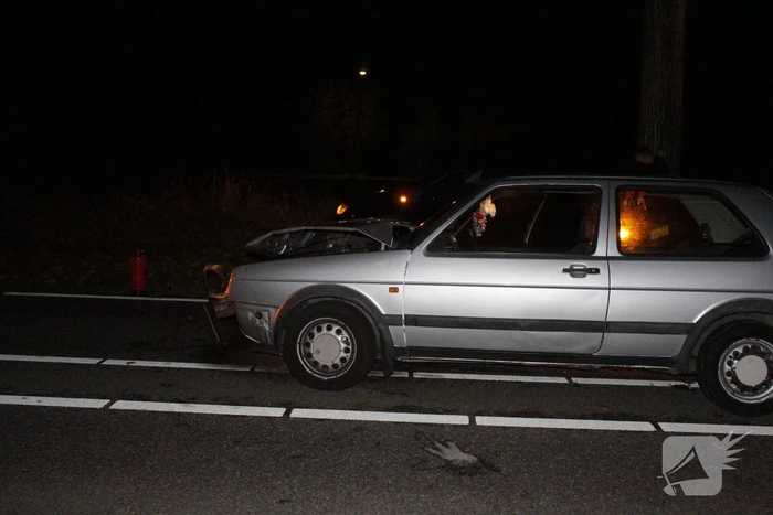 Flinke schade na botsing tussen twee auto's