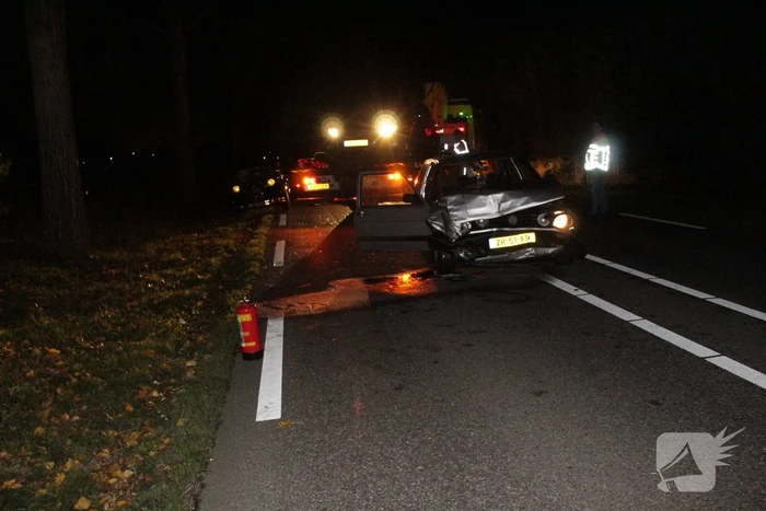 Flinke schade na botsing tussen twee auto's