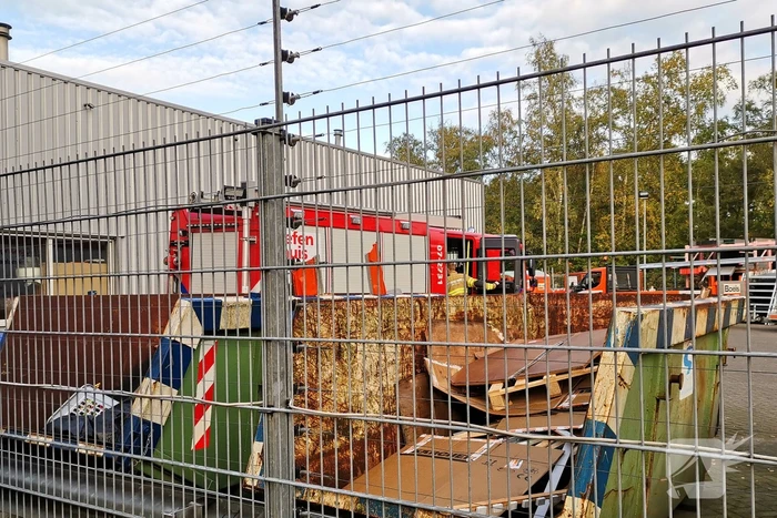 Pand vol rook na brand bij Boels verhuur