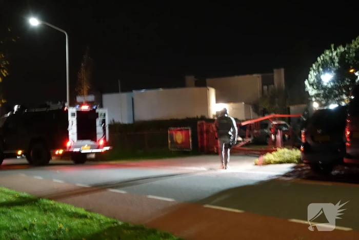 Arrestatieteam valt met zwaar geschut bedrijfspand binnen