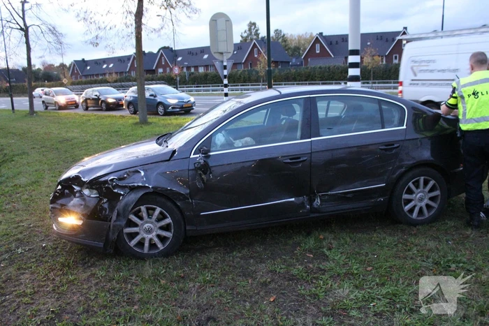 Flinke schade na botsing op kruising