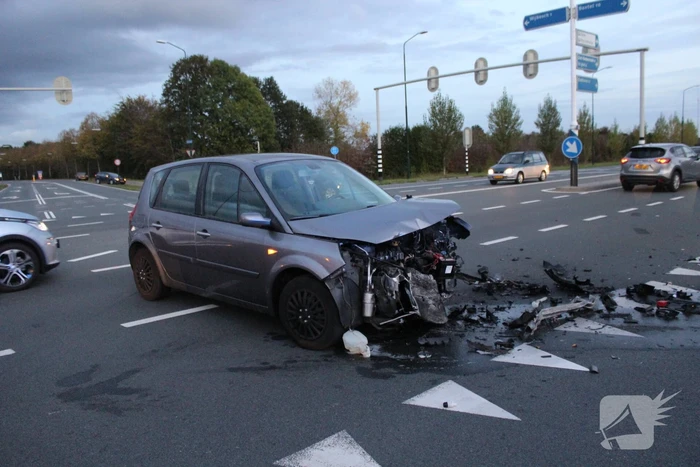 Flinke schade na botsing op kruising