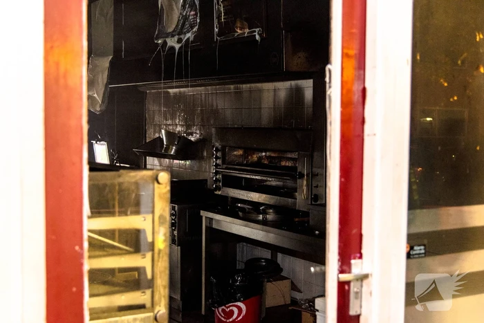 Restaurant zwaar beschadigd na brand in keuken