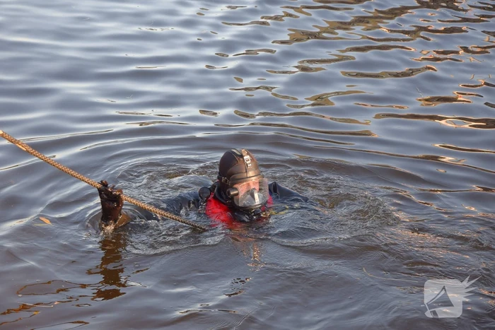Man op scootmobiel te water geraakt