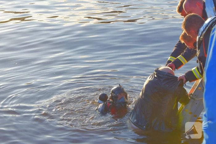 Man op scootmobiel te water geraakt