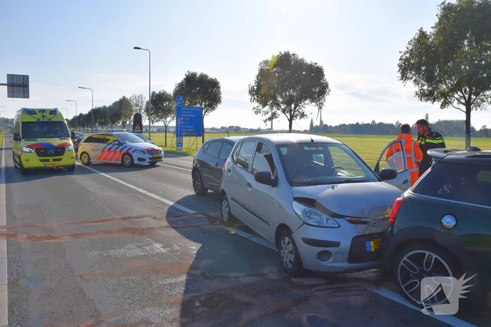Meerdere auto's beschadigd bij kettingbotsing
