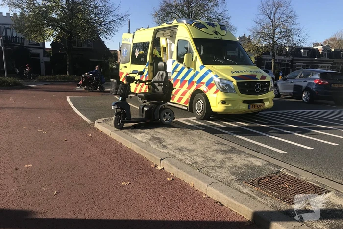 Bestuurder scootmobiel gewond na aanrijding
