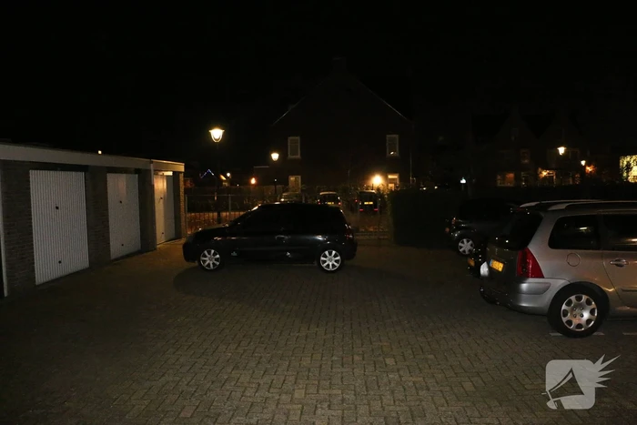 Auto vliegt spontaan in brand