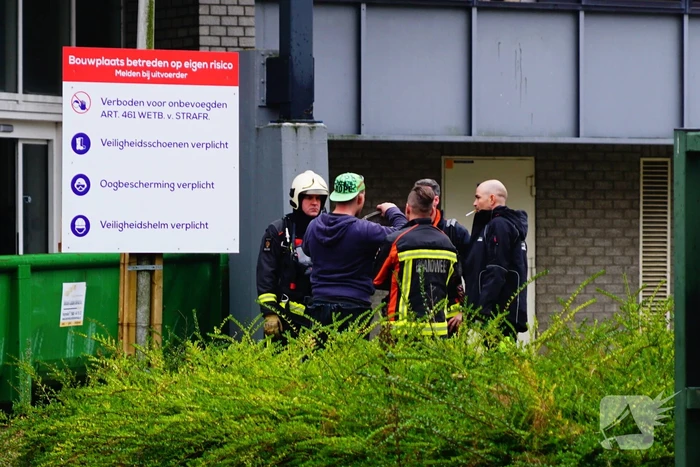 Veel rook uit leegstaand kantoorpand