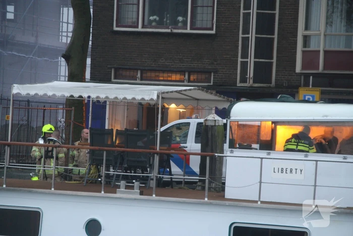 Isolatie machinekamer vliegt in brand