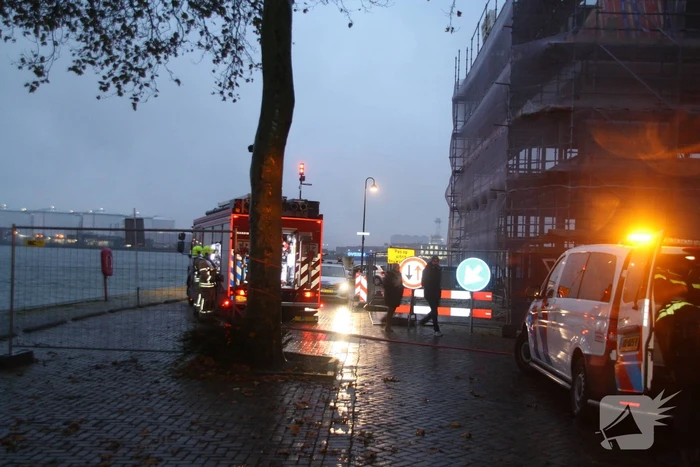Isolatie machinekamer vliegt in brand