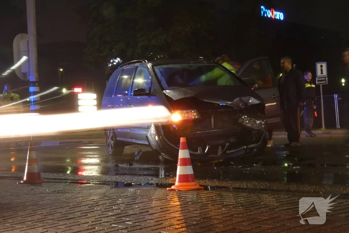 Flinke schade na aanrijding op kruising