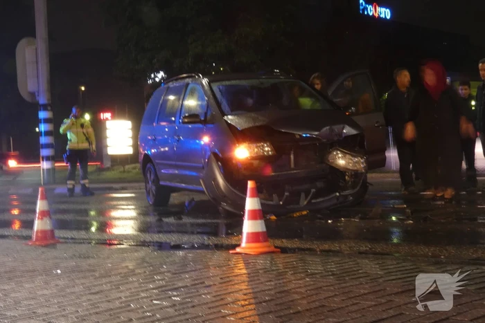 Flinke schade na aanrijding op kruising