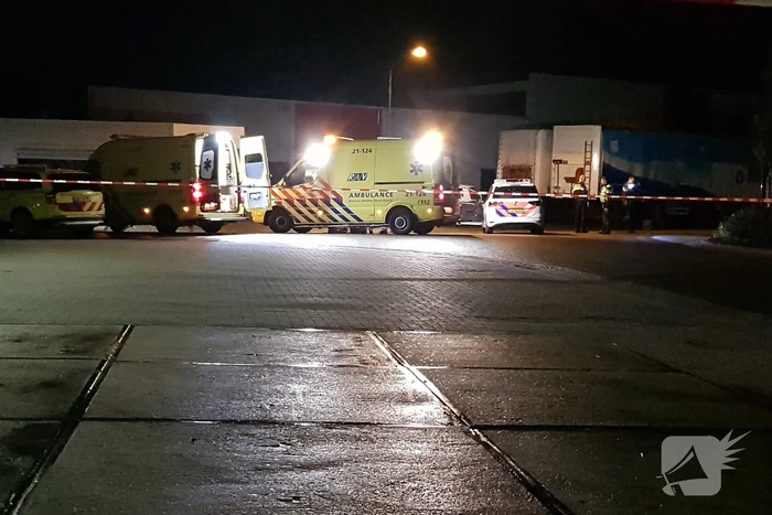 Automobilist in hals gestoken na aanrijding, dader gevlucht