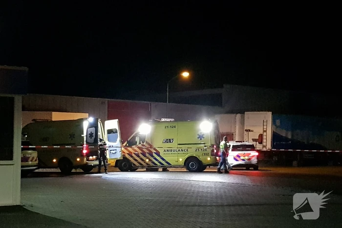 Automobilist in hals gestoken na aanrijding, dader gevlucht