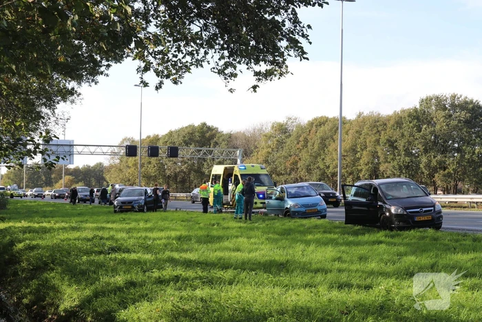 Vijf auto's betrokken bij kop-staart aanrijding