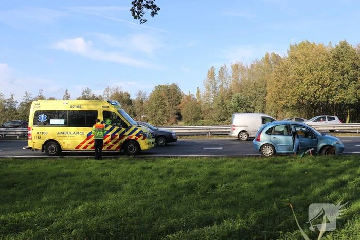 Vijf auto's betrokken bij kop-staart aanrijding