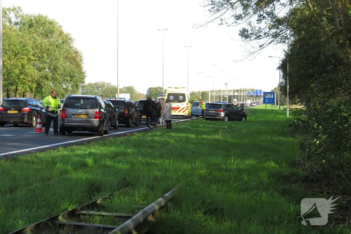 Vijf auto's betrokken bij kop-staart aanrijding