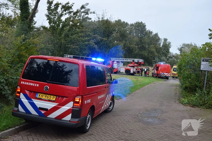 Vissers vinden scooter in sloot