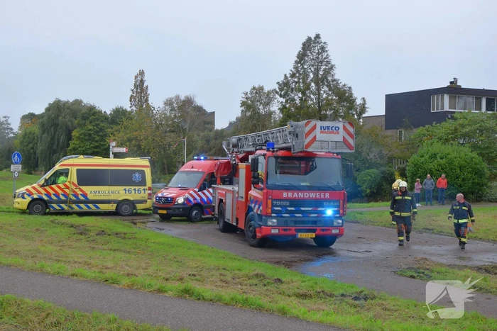 Vissers vinden scooter in sloot